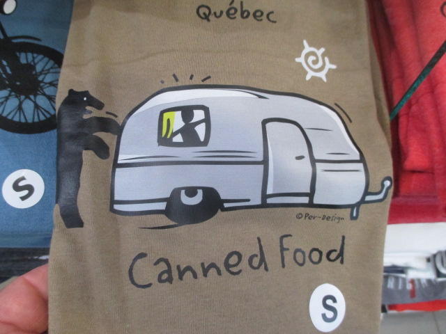 05 02 Le Petit Champlain Gift Shop T Shirt 05 2022.JPG